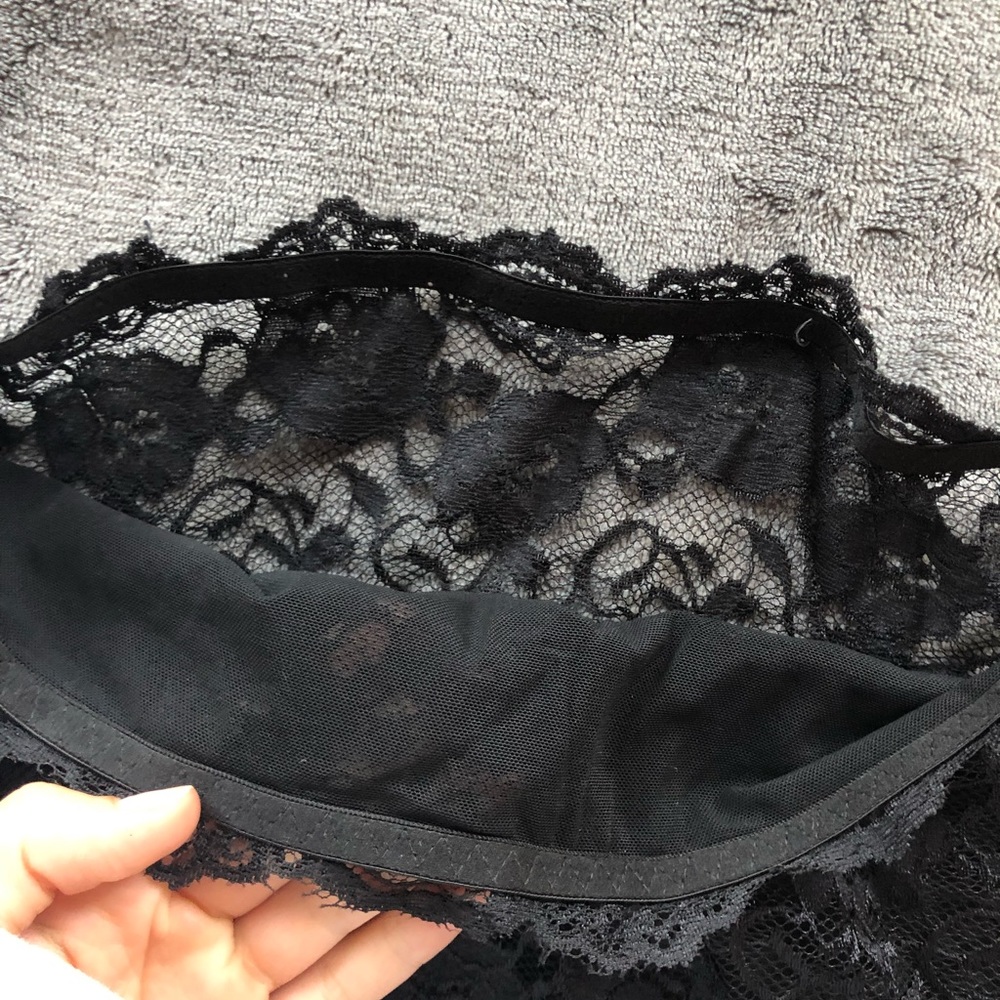 Black lace bandeau